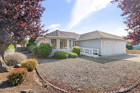 921 E Willow St, Sequim, WA 98382 photo 2