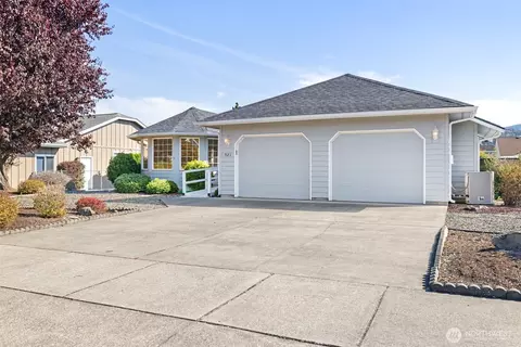 921 E Willow St, Sequim, WA 98382 photo 4