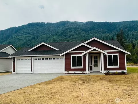 8151 Peaceful Valley Ct, Maple Falls, WA 98266