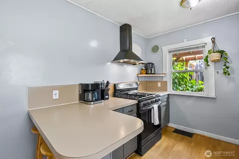 Kitchen - 3503 Rockefeller Ave, Everett, WA 98201 photo 3 of 6