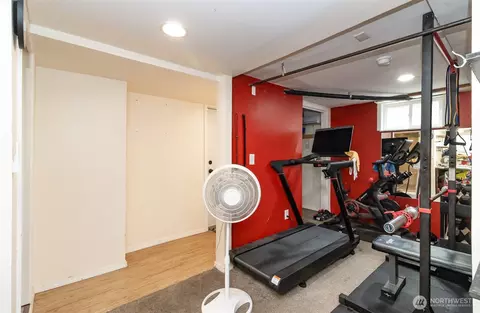 Entry Way - 3503 Rockefeller Ave, Everett, WA 98201 photo 3 of 3