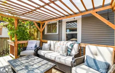 Exterior - 3503 Rockefeller Ave, Everett, WA 98201 photo 8 of 9