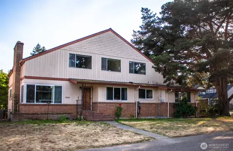 5101 S 163rd Pl, Tukwila, WA 98188