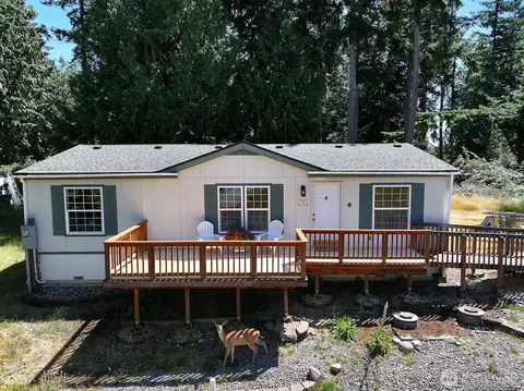 7867 Decatur Ave, Clinton, WA 98236