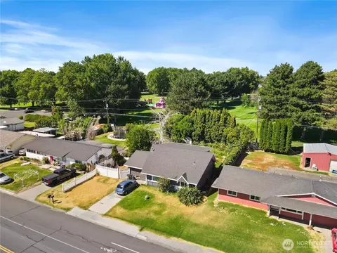 635 E Scootney St, Othello, WA 99344 photo 3