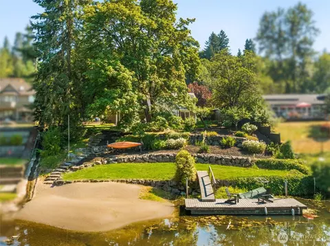11216 E Riverside Dr, Bothell, WA 98011 photo 2