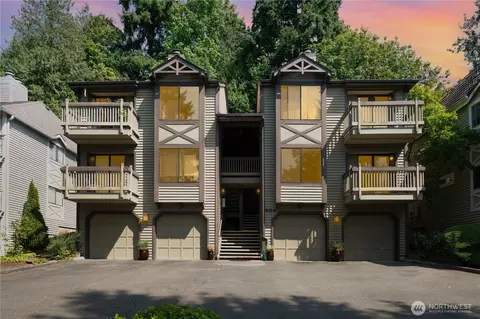 304 10th St, Kirkland, WA 98033