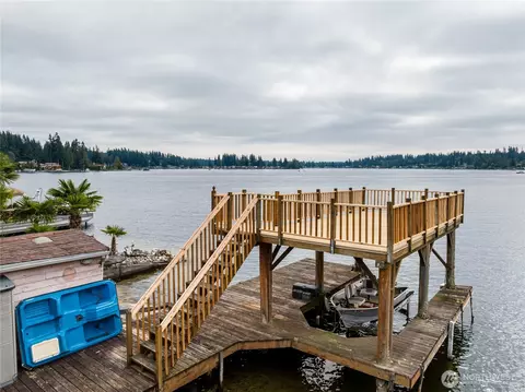 17200 Schuhs Ln, Stanwood, WA 98292
