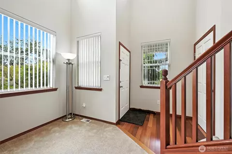 Entry Way - 6627 Beverly Blvd #A, Everett, WA 98203 photo 1 of 1