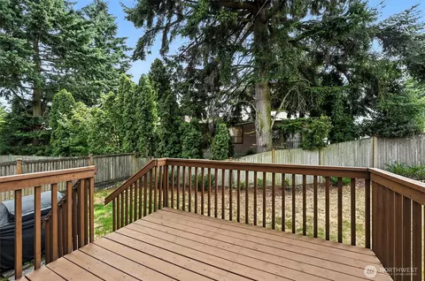 Exterior - 6627 Beverly Blvd #A, Everett, WA 98203 photo 3 of 7