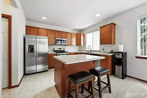 Kitchen - 6627 Beverly Blvd #A, Everett, WA 98203 photo 2 of 5