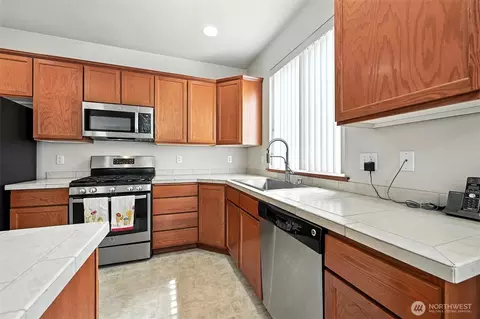 Kitchen - 6627 Beverly Blvd #A, Everett, WA 98203 photo 4 of 5