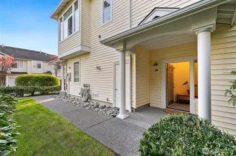 1855 Trossachs Blvd SE #2702, Sammamish, WA 98075
