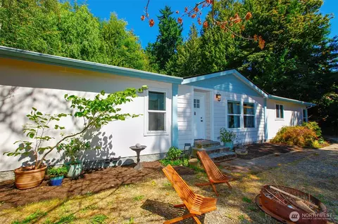2990 NE Helm St, Bremerton, WA 98310