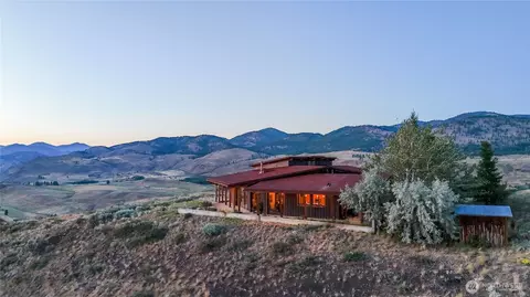 99 Hilltop Dr, Winthrop, WA 98862