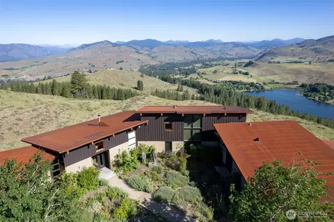 99 Hilltop Dr, Winthrop, WA 98862
