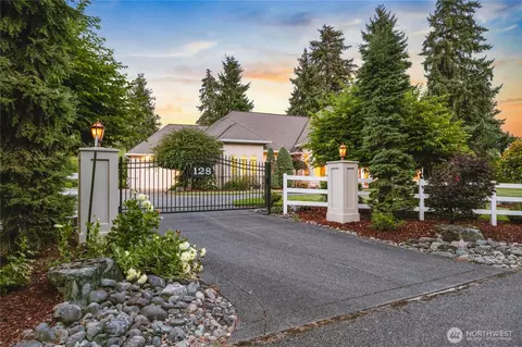 128 Country Club Cir SW, Lakewood, WA 98498