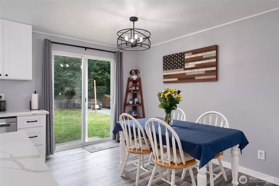 Dining - 1928 N 35th St, Mount Vernon, WA 98273 photo 1 of 1