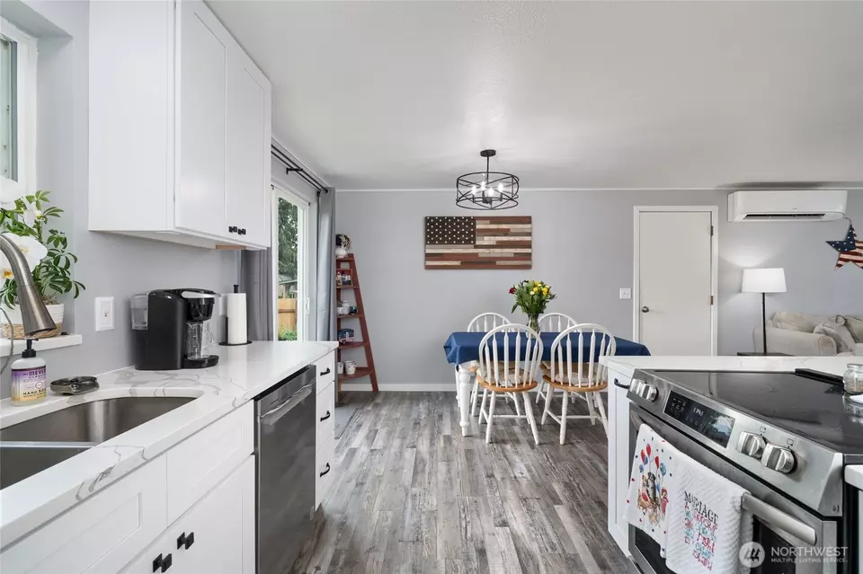 Kitchen - 1928 N 35th St, Mount Vernon, WA 98273 photo 4 of 5