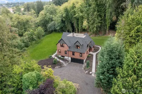 221 S Woodland, Puyallup, WA 98371