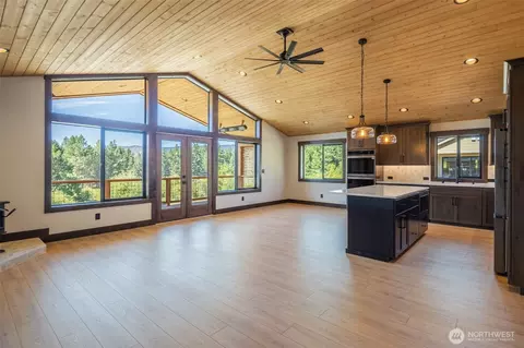 Living - 81 Bitterroot Ln, Ronald, WA 98940 photo 1 of 2