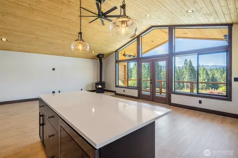 Living - 81 Bitterroot Ln, Ronald, WA 98940 photo 2 of 2