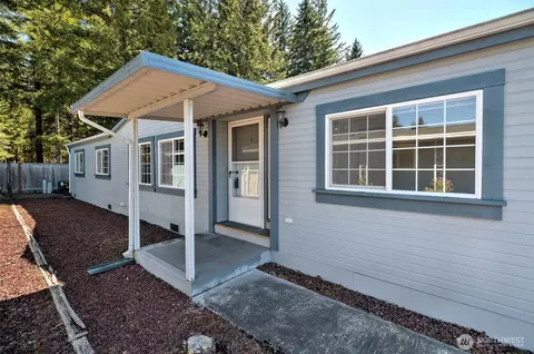 2 Blitzen Ln, Shelton, WA 98584