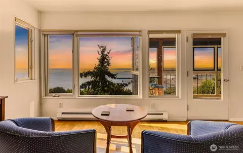 431 N State St #4, Bellingham, WA 98225