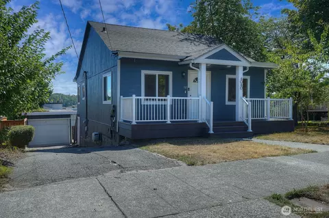 4040 32nd Ave SW, Seattle, WA 98126