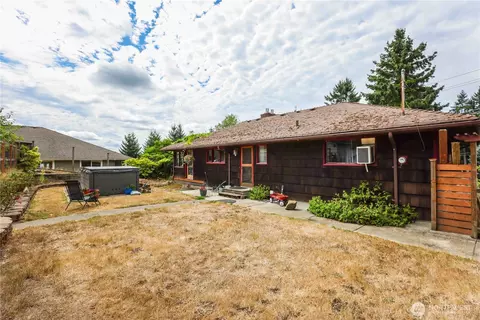 122 S National Ave, Bremerton, WA 98312