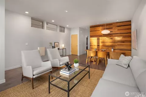 Living - 724 Belmont Pl E, Seattle, WA 98102 photo 3 of 3