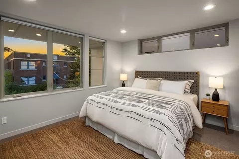 Bedroom - 724 Belmont Pl E, Seattle, WA 98102 photo 3 of 4
