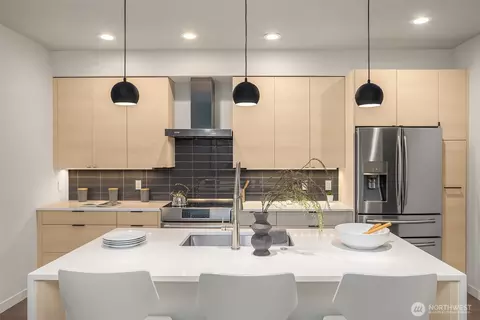 Kitchen - 724 Belmont Pl E, Seattle, WA 98102 photo 4 of 5