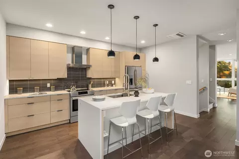 Kitchen - 724 Belmont Pl E, Seattle, WA 98102 photo 5 of 5