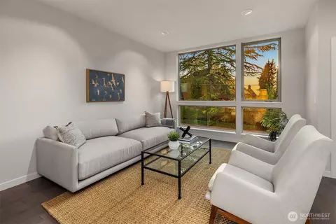 Living - 724 Belmont Pl E, Seattle, WA 98102 photo 1 of 3