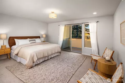 Bedroom - 724 Belmont Pl E, Seattle, WA 98102 photo 1 of 4