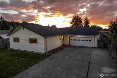 2251 Rose Pl, Longview, WA 98632