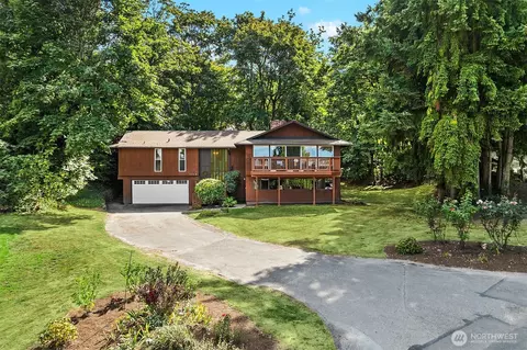 4740 Lakehurst Ln SE, Bellevue, WA 98006