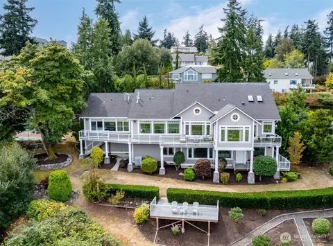 2220 SW Scenic Heights St, Oak Harbor, WA 98277