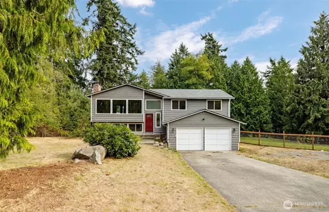4107 Noble Pl, Oak Harbor, WA 98277