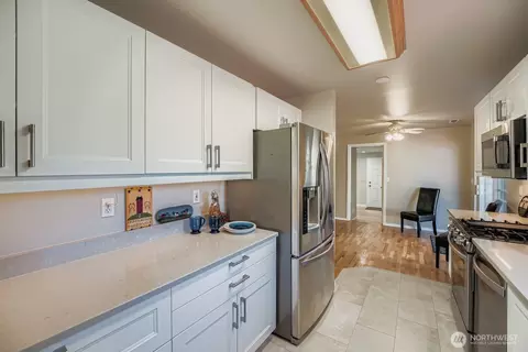 Kitchen - 22408 Meridian Ave S, Bothell, WA 98021 photo 3 of 3