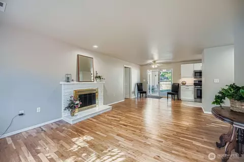 Living - 22408 Meridian Ave S, Bothell, WA 98021 photo 3 of 4