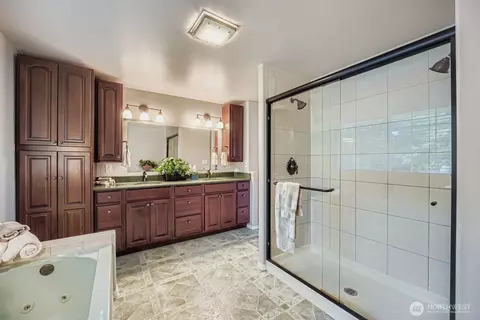 Bath - 22408 Meridian Ave S, Bothell, WA 98021 photo 3 of 5