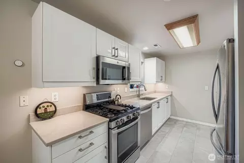 Kitchen - 22408 Meridian Ave S, Bothell, WA 98021 photo 1 of 3