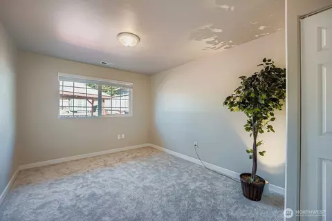 Bedroom - 22408 Meridian Ave S, Bothell, WA 98021 photo 1 of 5