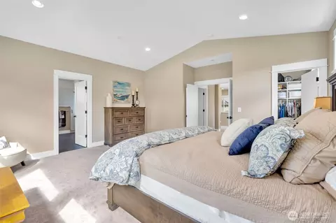Bedroom - 23216 9th Ave SE, Bothell, WA 98021 photo 2 of 4