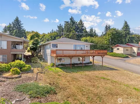 1702 E 5th St, Port Angeles, WA 98362