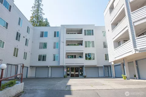17417 Ashworth Ave N #303, Shoreline, WA 98133
