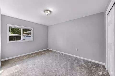 Bedroom - 606 Morgan Rd, Everett, WA 98203 photo 3 of 5
