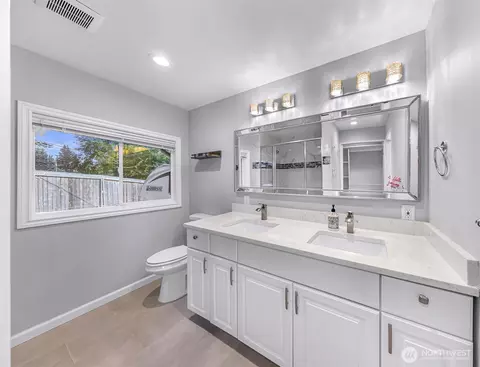 Bath - 606 Morgan Rd, Everett, WA 98203 photo 1 of 2